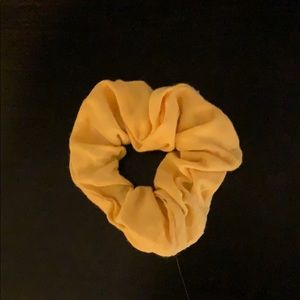 FREE SCRUNCHIES!